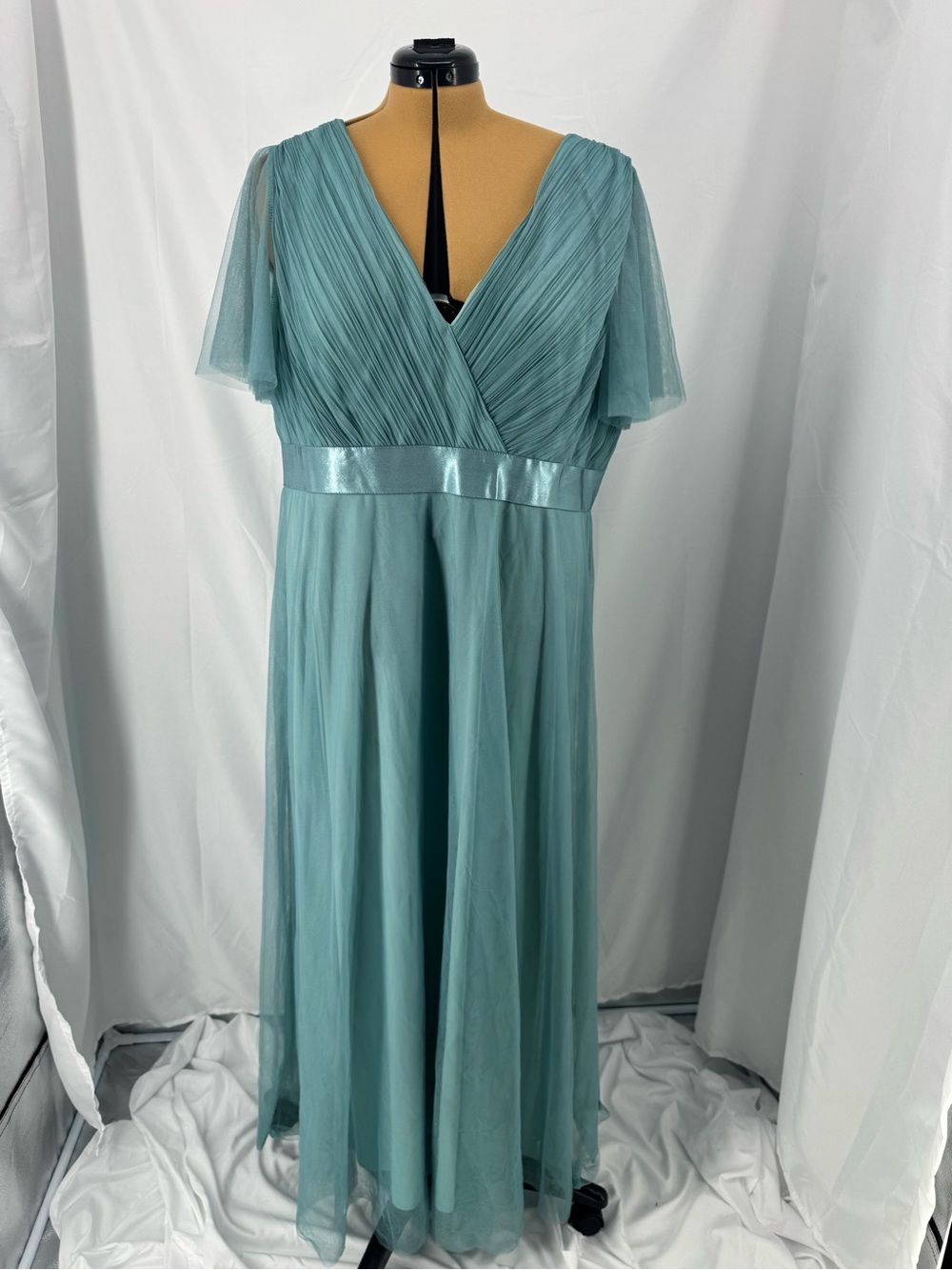 Elegant Seafoam V-Neck Chiffon Maxi Dress 0286
